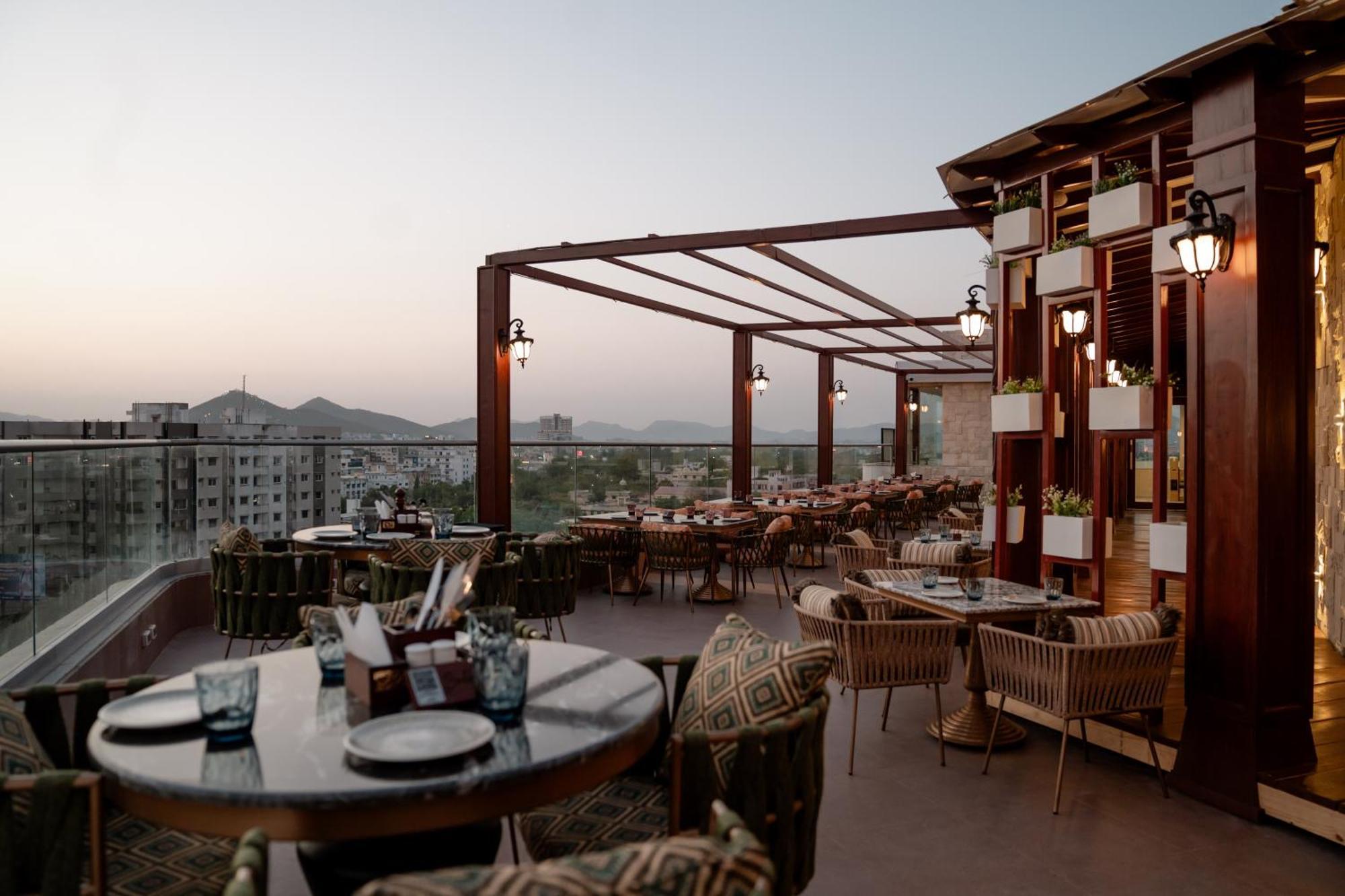 Regenta Udaipur, Court Circle Hotel